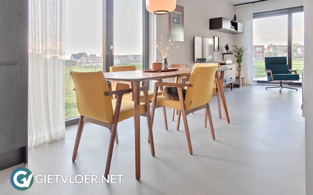Design betonvloer ECO Perfect Grey in woning Almere